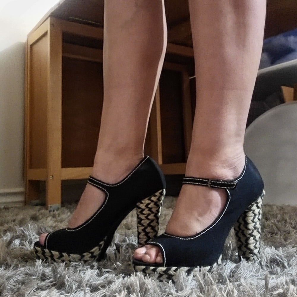 American Rag Black and Tan Platform Heels - Picture 2 of 14